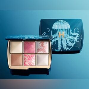 (Sold) HOURGLASS Jellyfish Palette 
Ambient Limited Edition 2023